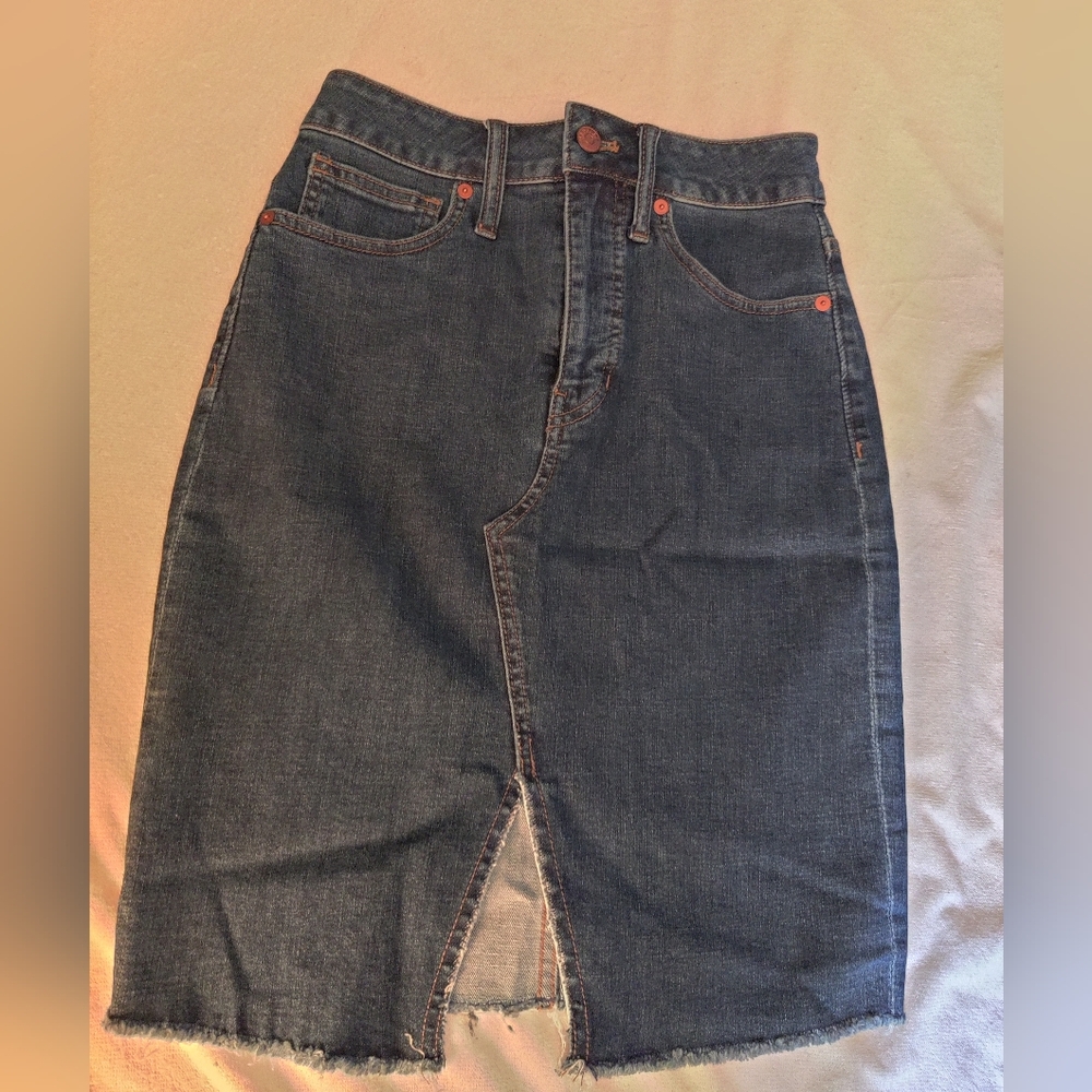 Madewell Jean skirt, size 24, Color Blue